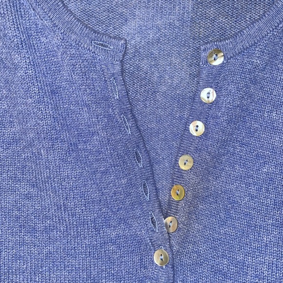 Cashmere sky blue sweater. - Picture 5 of 8